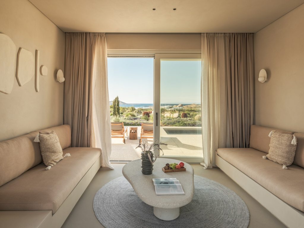 grand-private-pool-luxury-hotel-naousa-paros-12@12
